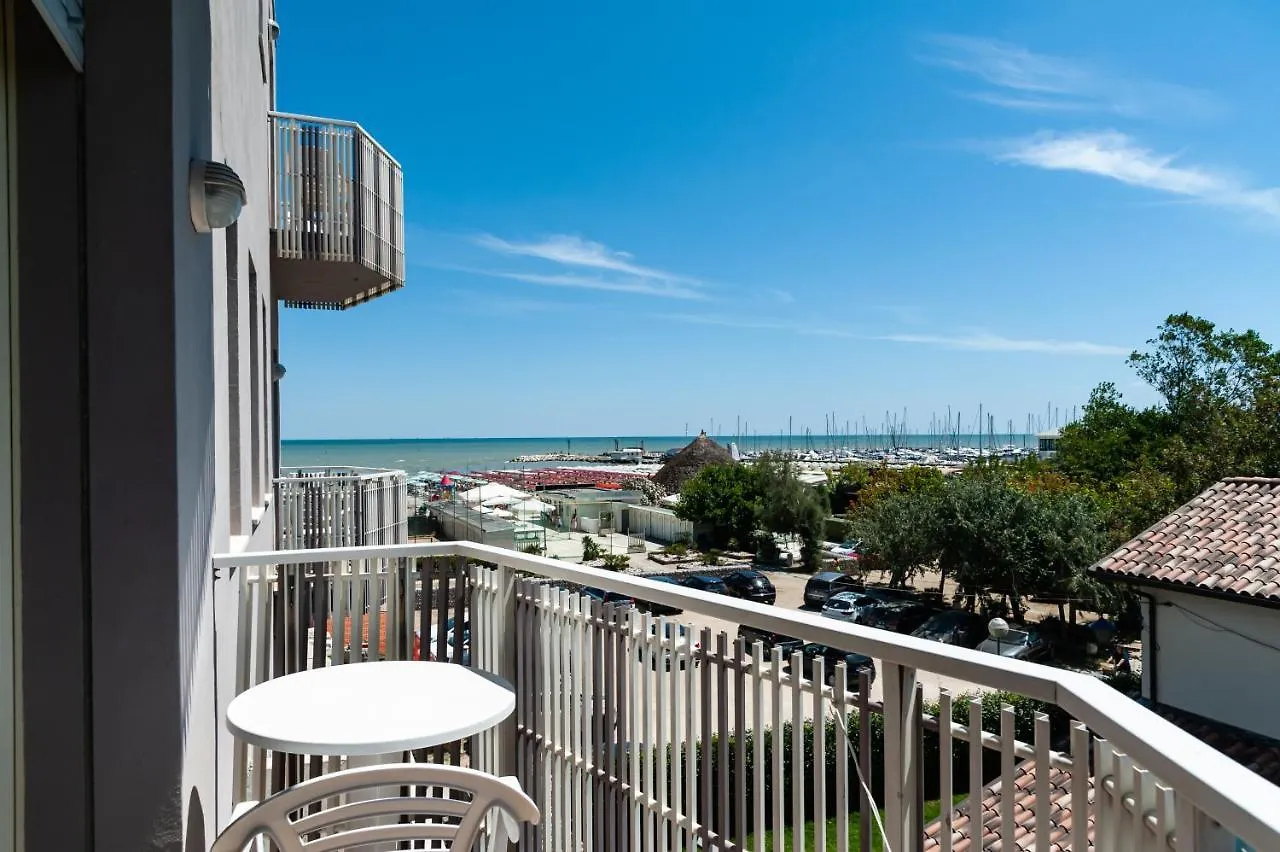 Hotel Viamare Milano Marittima 3*,  Italy