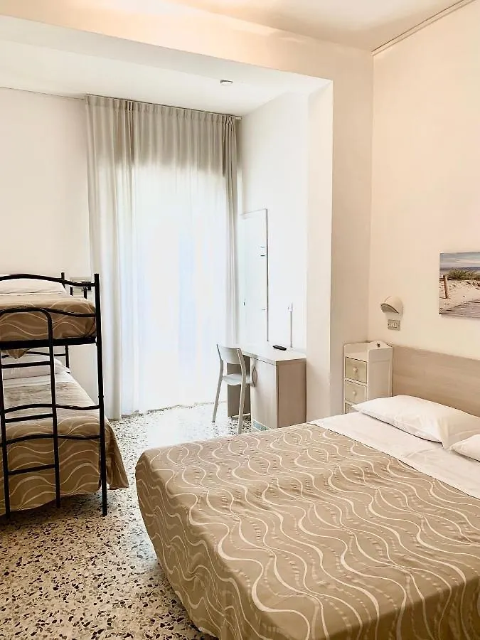 Hotel Viamare Milano Marittima 3*,